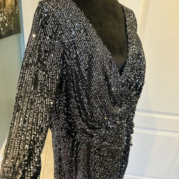 IEENA Mac Duggal black sequin v neckline faux wrap cocktail gown dress size 10 - Picture 5 of 7